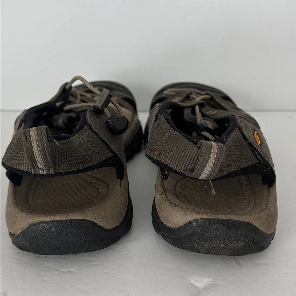 KEEN Men's Newport H2 Closed Toe Water/Outdoor Sandals Brown 11